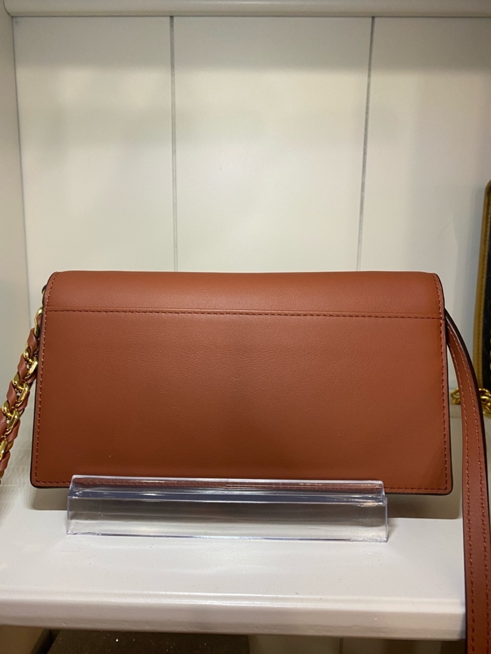 MCM Diamond Chain Wallet In Calfskin - Picture 7 of 11
